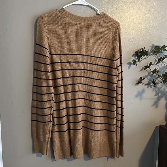 Gap Women’s Textured Stripe Crewneck Sweater - Picture 9 of 9